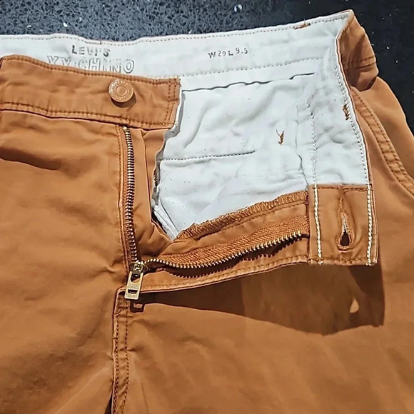 LEVI'S SHORT - Picture 2 of 9